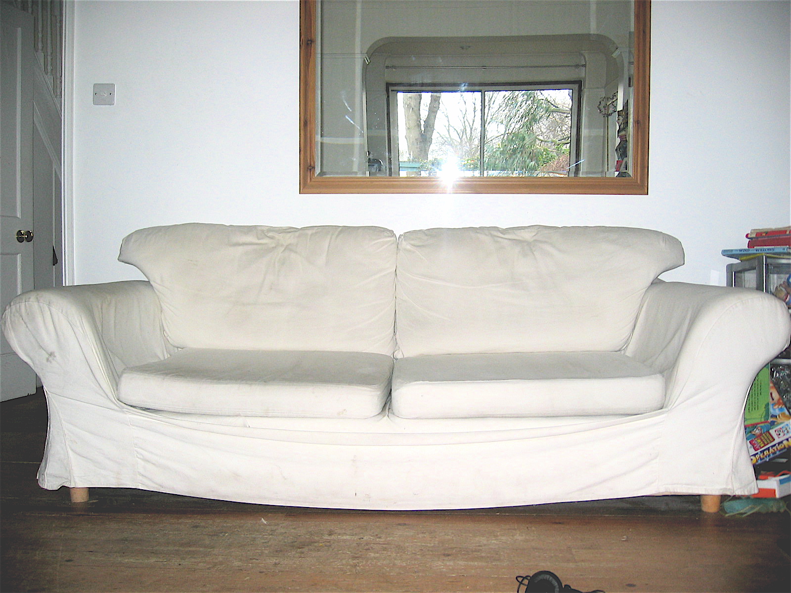 [sofa+front.JPG]