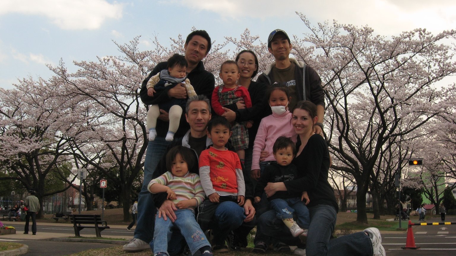 [Family+Sakura+shot.JPG]