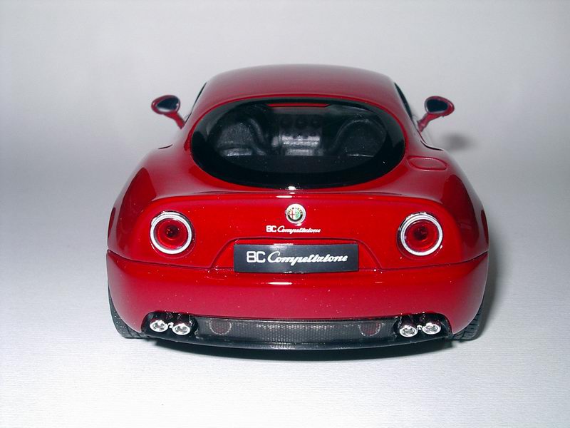 [Alfa+Romeo+8C_c.JPG]