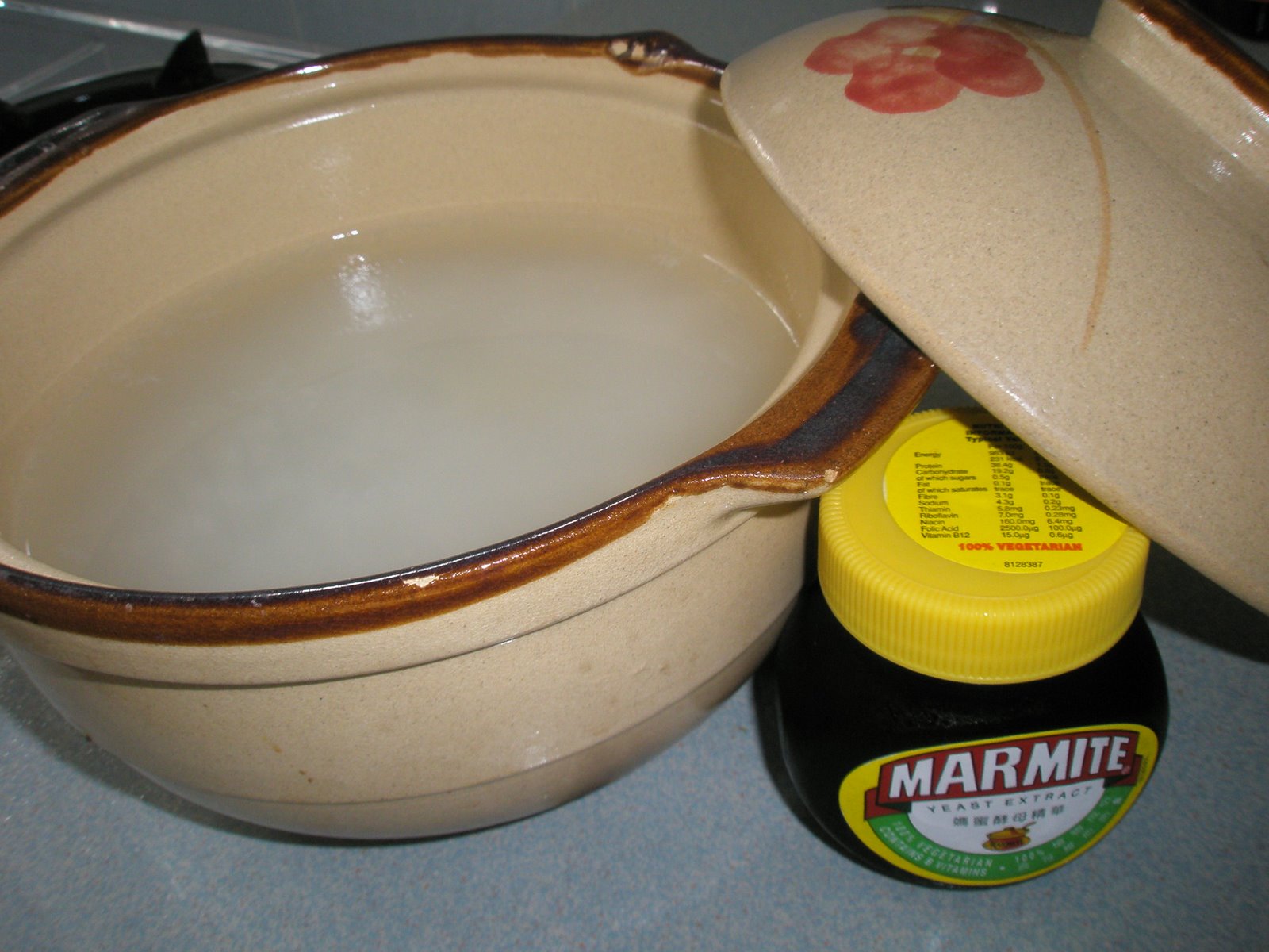 [white+porridge+++marmite.JPG]