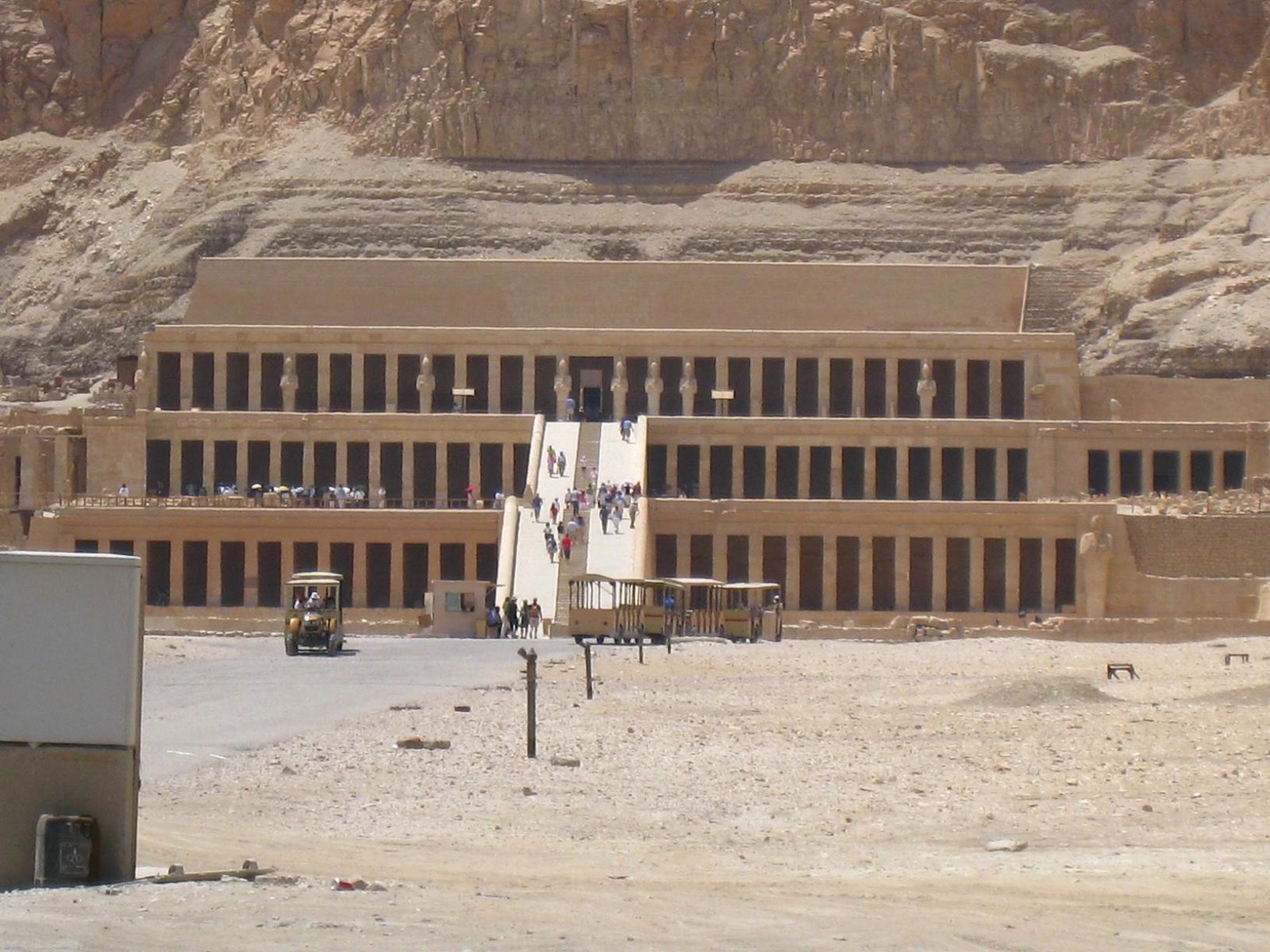 [Mortuary+Temple+of+Queen+Hatshepsut.jpg]