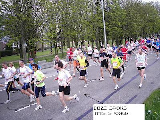 afbeelding Fortis Rotterdam Marathon 2008 spons sponge