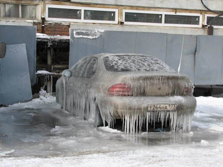 [frozen+car2.jpg]