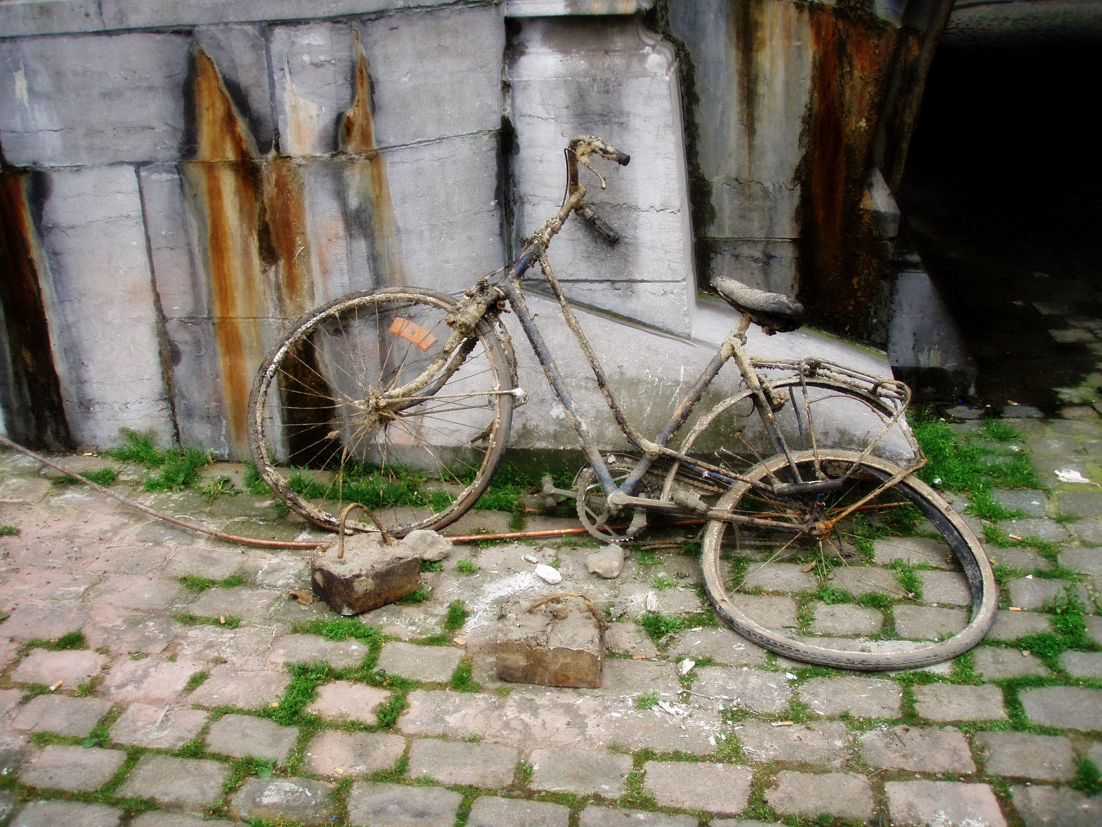 [old_bicycle.jpg]