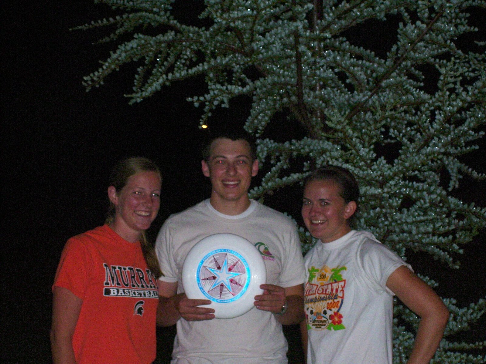 [Frisbee+and+the+girls.jpg]