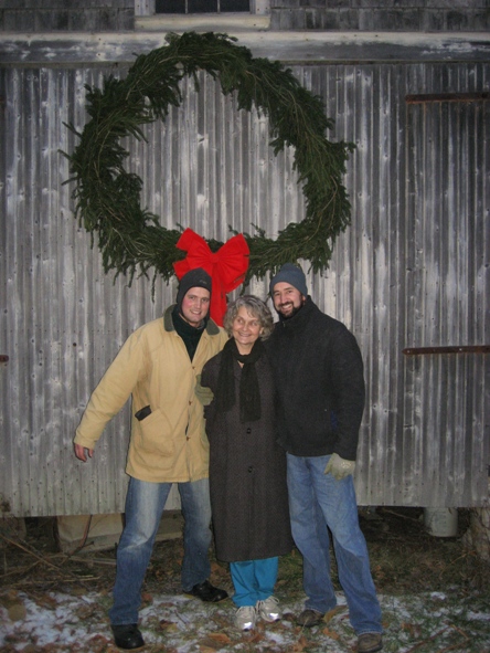 [Mom+was+quite+surprised+to+come+home+from+work+to+find+a+wreath+on+her+barn!.JPG]