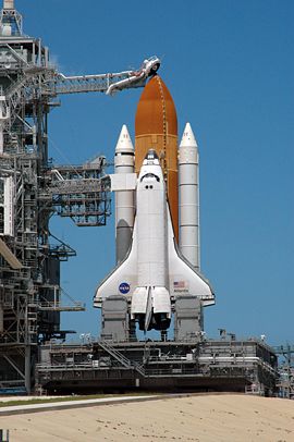 [atlantis+on+launch+pad+prior+to+STS+15+mission.jpg]