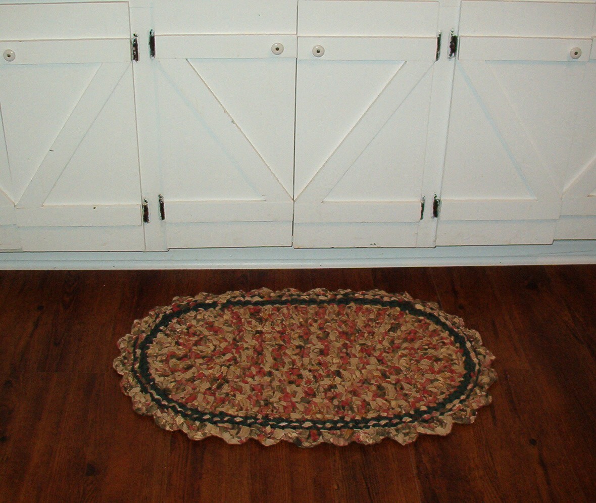 [rug+on+floor+with+cupboards.jpg]