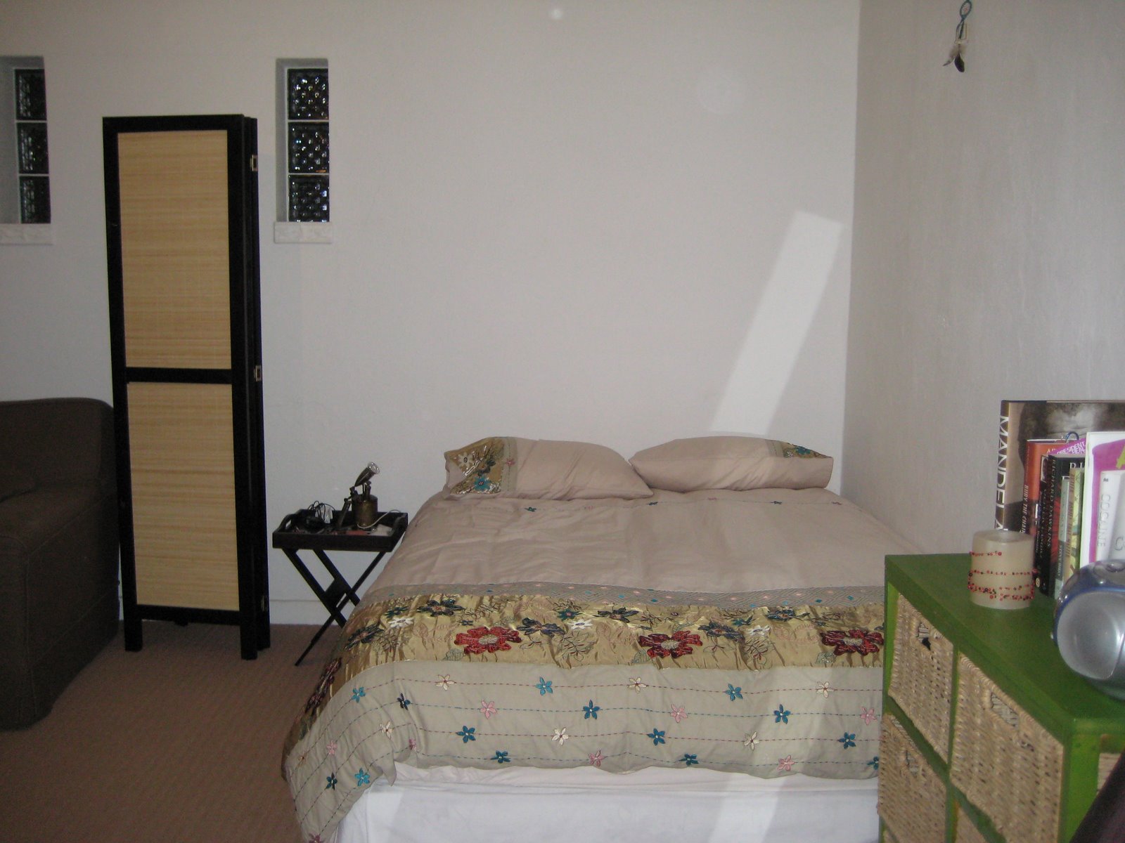[flat+bedroom+2.JPG]