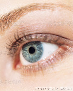womans-eye-~-IS693-082.jpg
