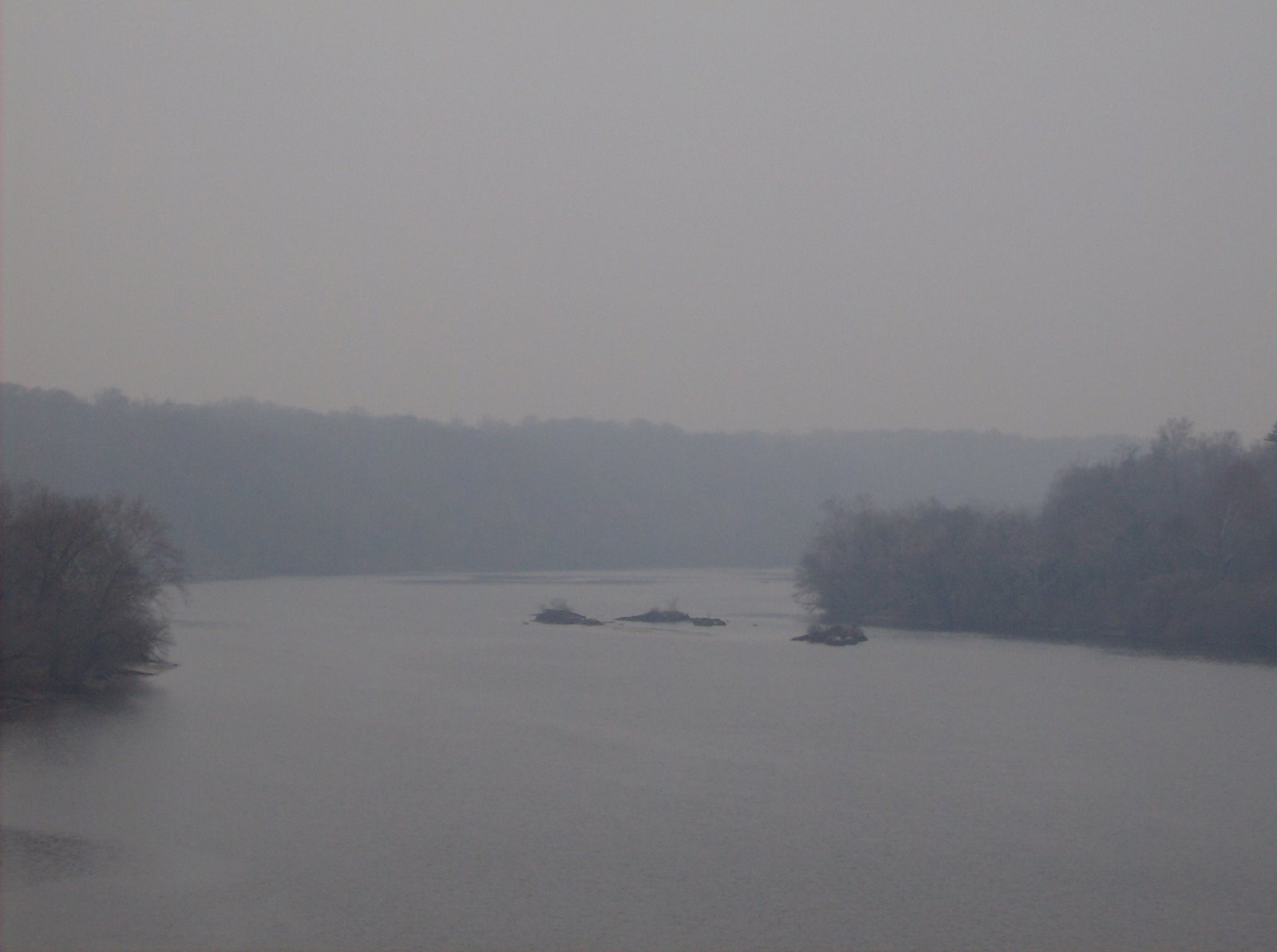 [Potomac+in+the+mist.jpg]