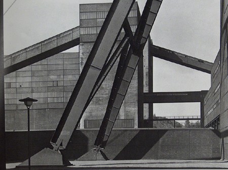 [Zollverein+Essen+1929.jpg]