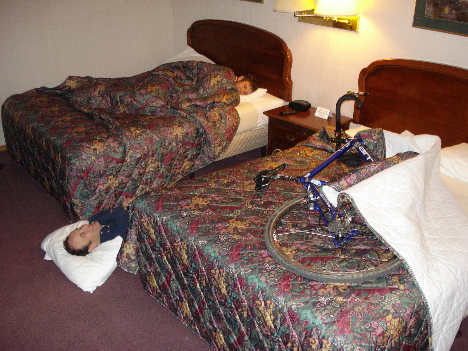 [bike+in+bed.jpg]