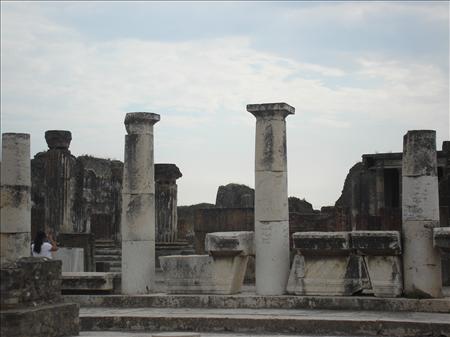 [pompeii3.jpg]
