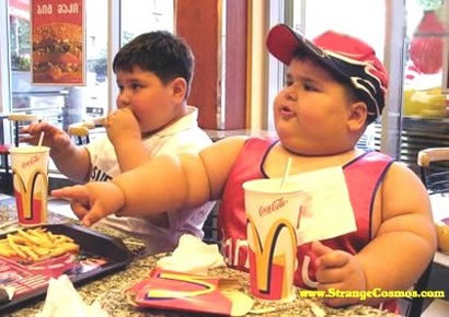 [fat_kids_eating_crap.jpg]