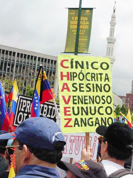 [a_violenta_oposicion_contra_chavez590.jpg]