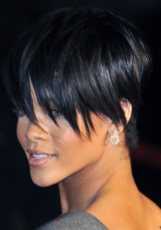 [f143-Rihanna.jpg]