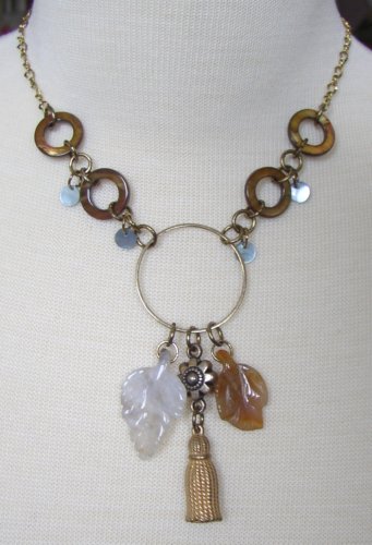 [agate+leaves+with+shell+ring+and+tassel+necklace3.jpg]