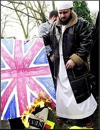[UK_dhimmitude01.bmp]