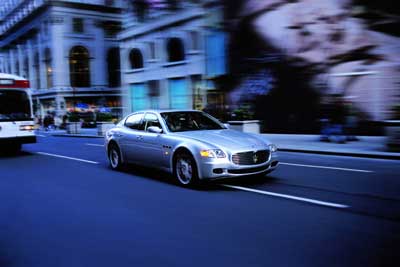 [2005_Maserati_Quattroporte_citydriving.jpg]