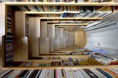 [bookcase_stairs.jpg]