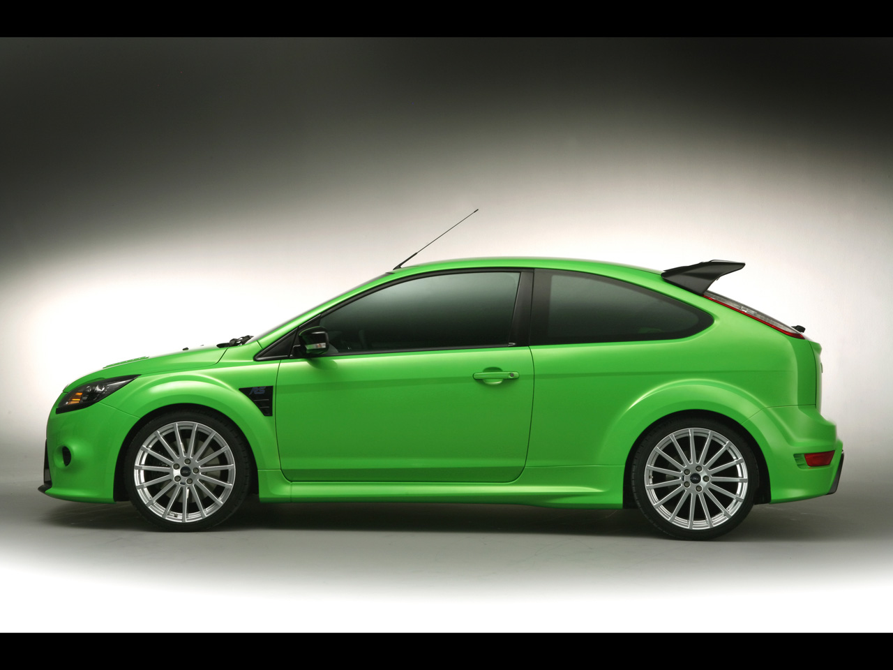 [2009-Ford-Focus-RS-Side-1280x960.jpg]