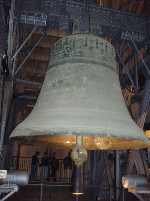 [Bell+in+Cologne+Cathedral.jpg]