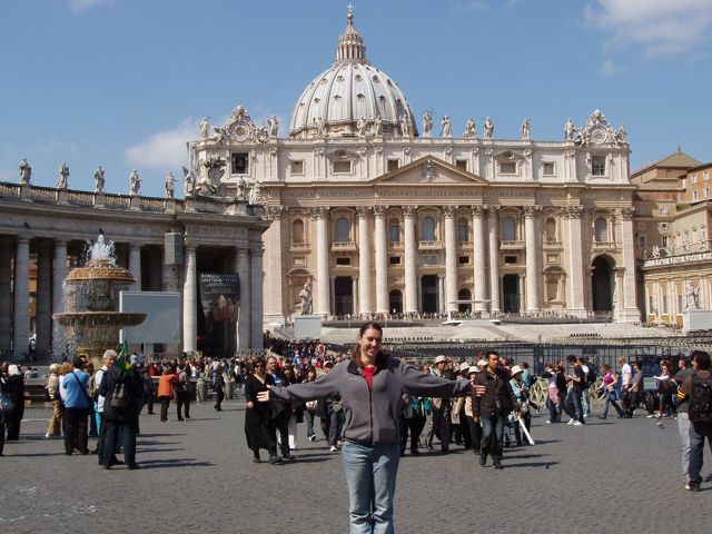 [Roxy+at+the+Vatican.jpg]