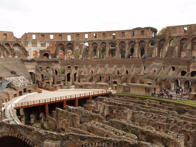 [Inside+The+Colosseum.jpg]