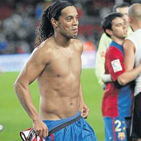 [Ronaldinho+01.jpg]
