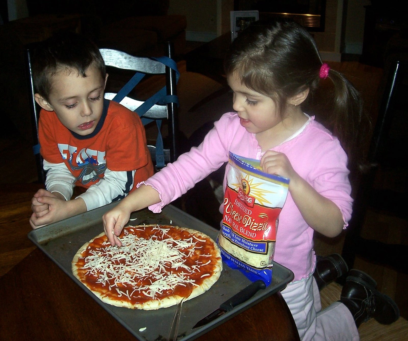 [Kids+Pizza1.jpg]