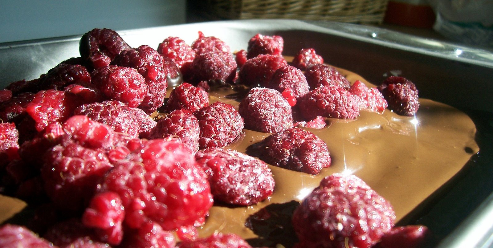 [Chocolate-Raspberry+Truffle+Bars1.jpg]