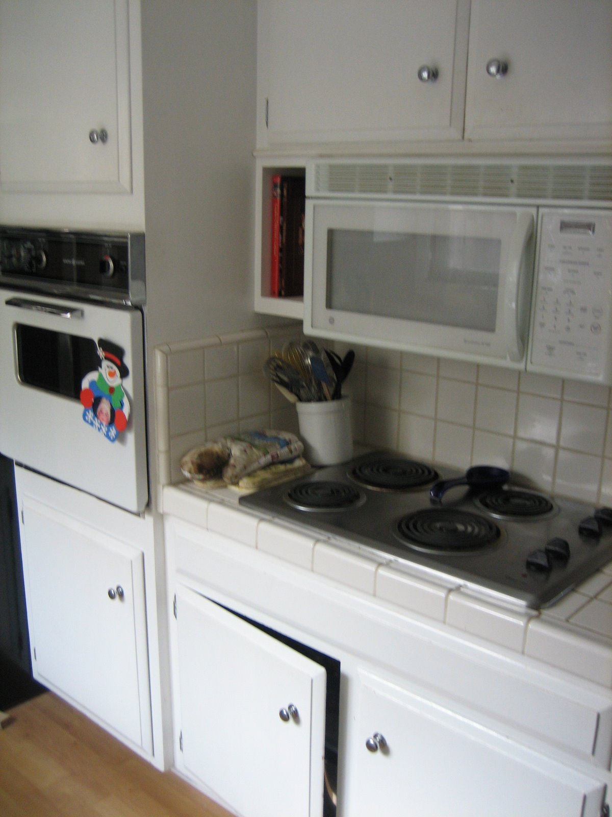 [kitchen+before2.JPG]