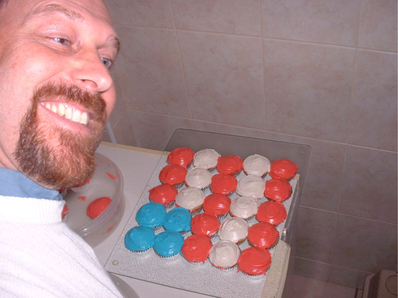 [Charlie+and+the+cupcakes.jpg]