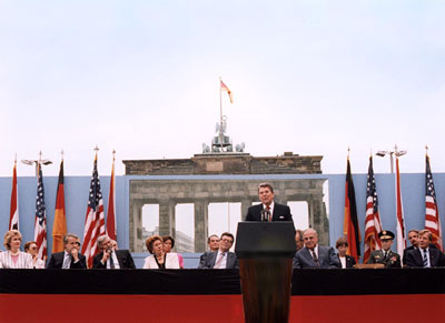 [Reagan+en+Berlin.jpg]