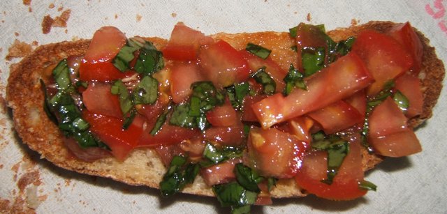 Bruschetta (tartine tomate, basilic, ail, huile d'olive)