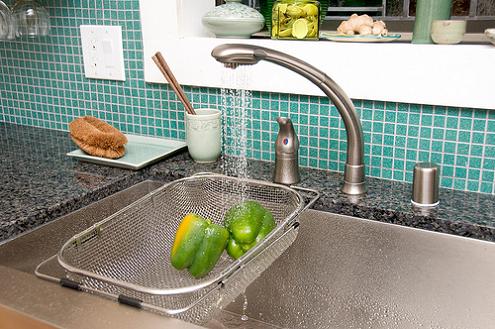 [KITCHEN_SINK_AND_FAUCET_DISPLAY.jpg]