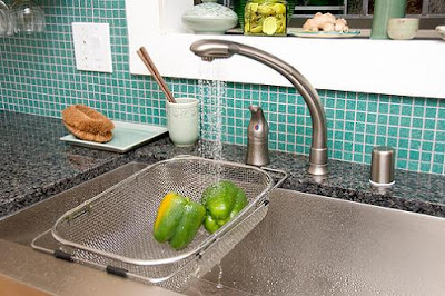 KITCHEN SINK AND FAUCET DISPLAY