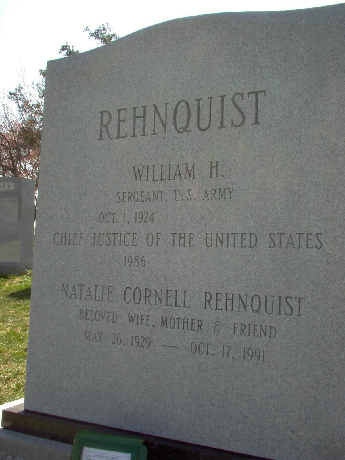 [rehnquist-gravesite-photo-april-2006-004.jpg]