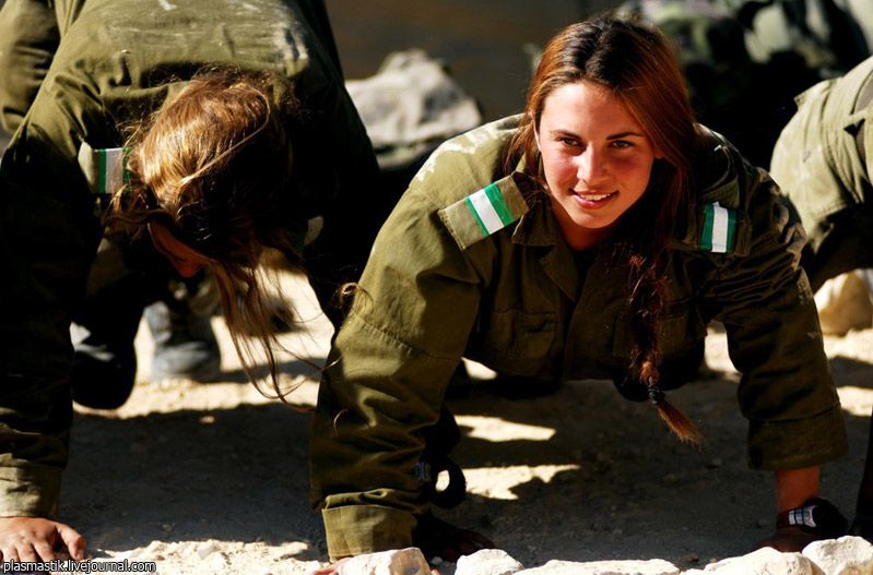 [Israeli_Army_Girls_02.jpg]