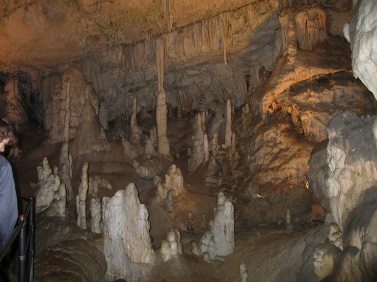 [cave_castle_slovenia_28.jpg]