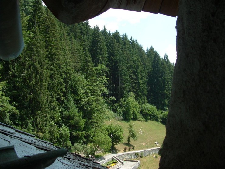[cave_castle_slovenia_11.jpg]