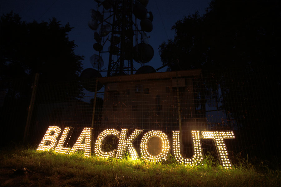 [blackout1.jpg]