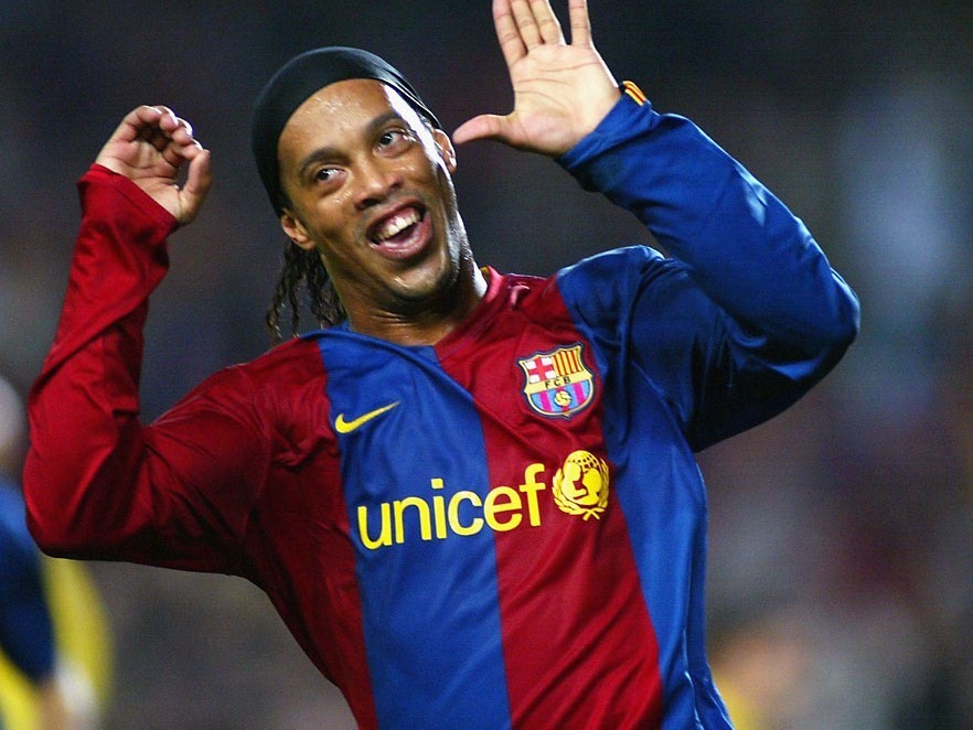 [Ronaldinho-Photo-02.jpg]