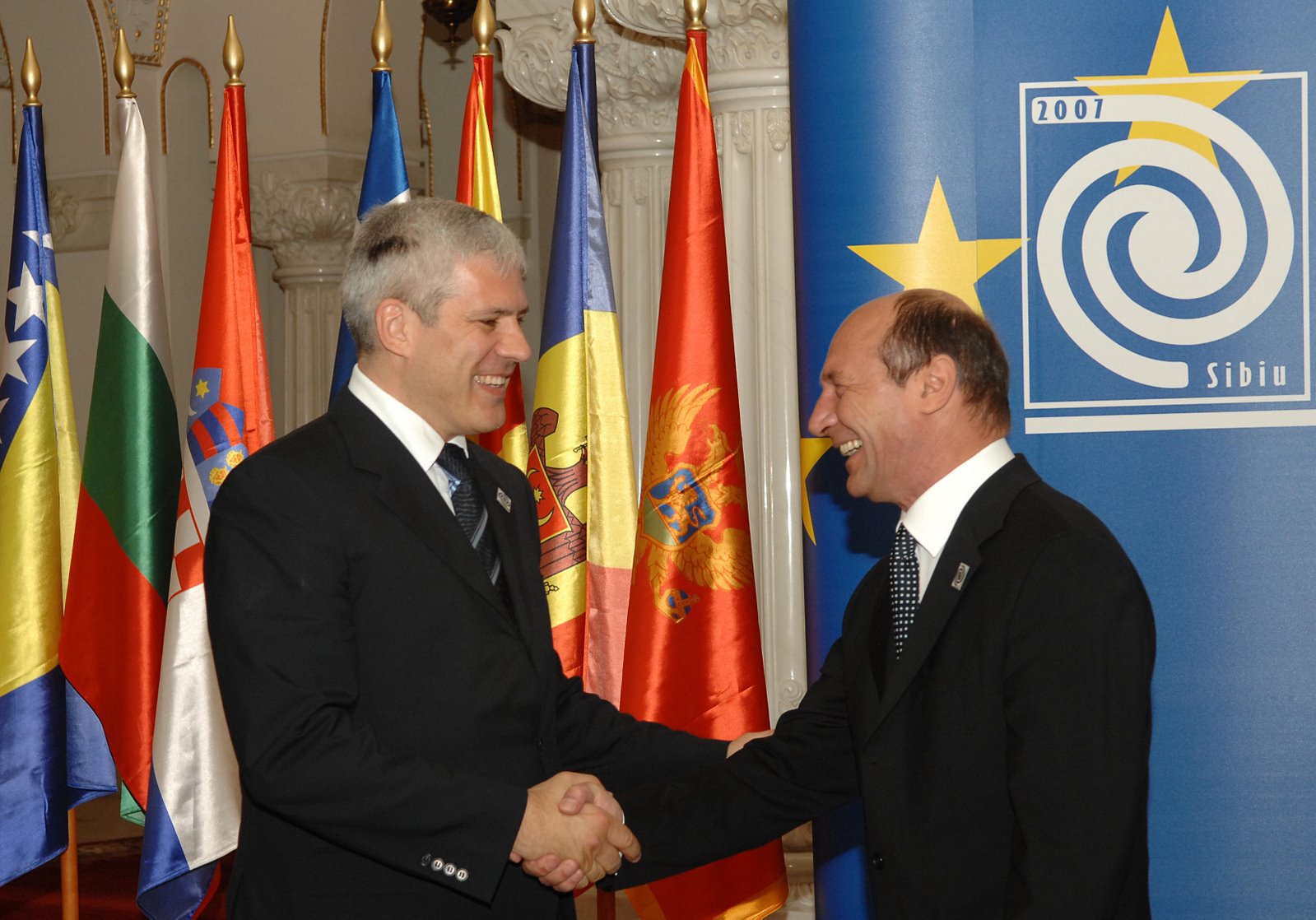 [Tadici+si+Basescu.jpg]