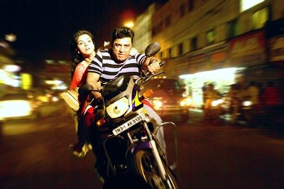 Kamal and Asin in a chase