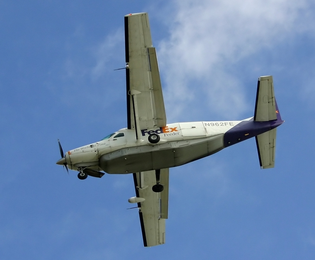 [Cessna2008B-R.jpg]
