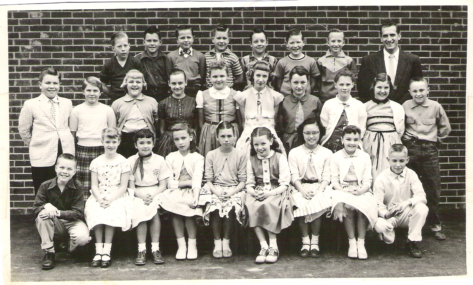[5th+Grade+Hector+Campbell+School+--1957.jpg]