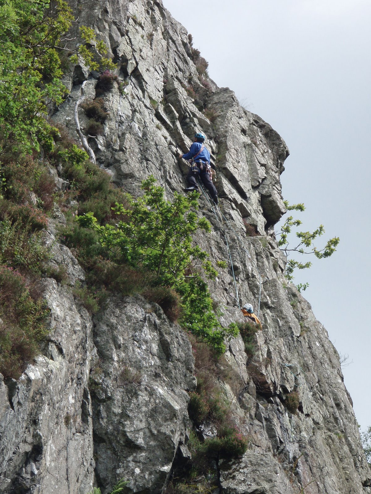 [Climbers+on+John+Thomas+(Severe).JPG]