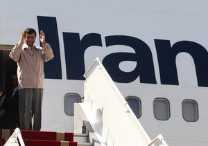 [Ahmadinejad+arrival+USA.jpg]
